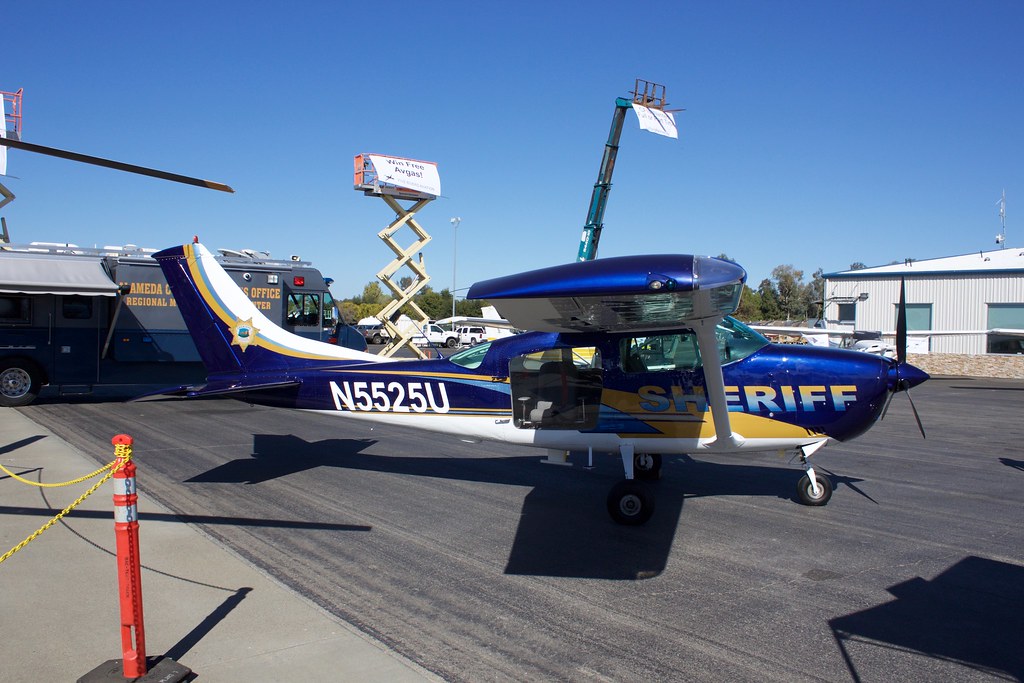 Alameda County Sheriff Cessna U206G airplane N5525U